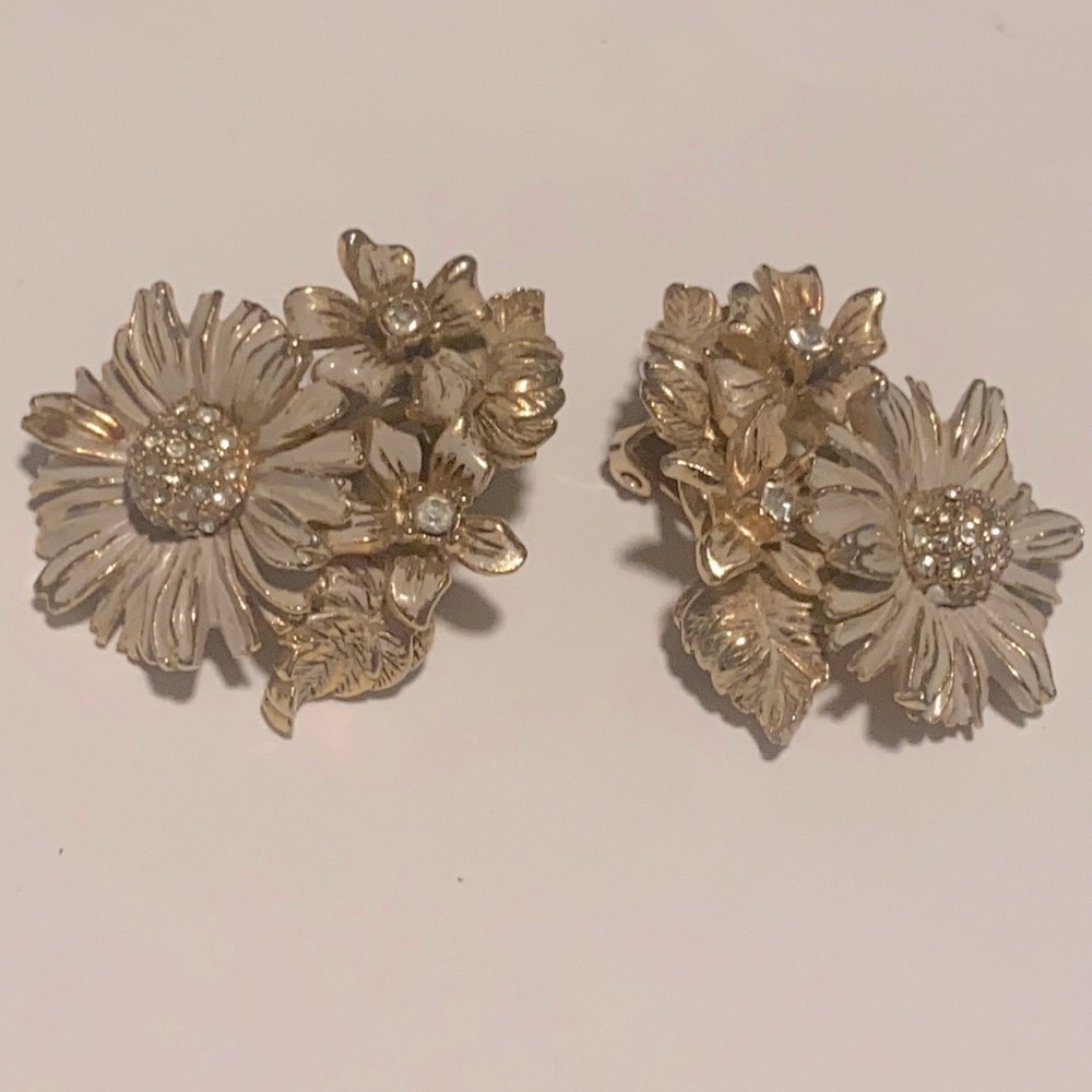 Vintage Marvella signed clip on earrings